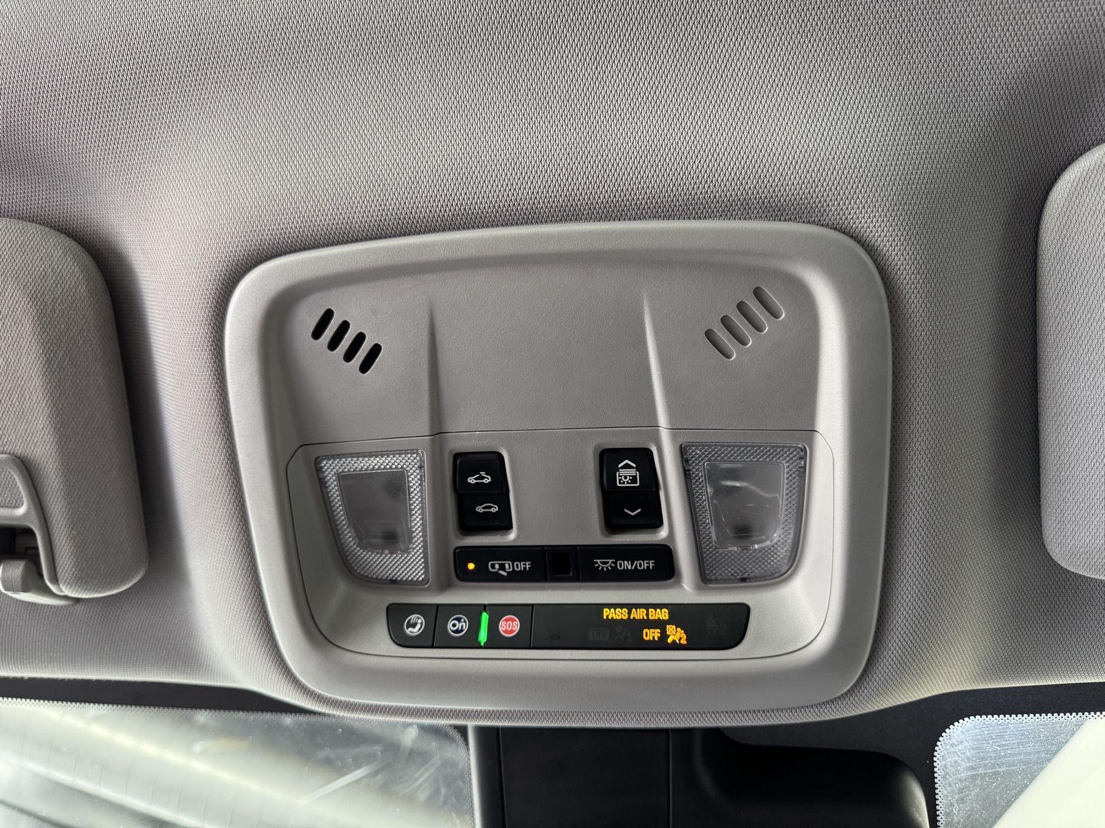Vehicle photo 30