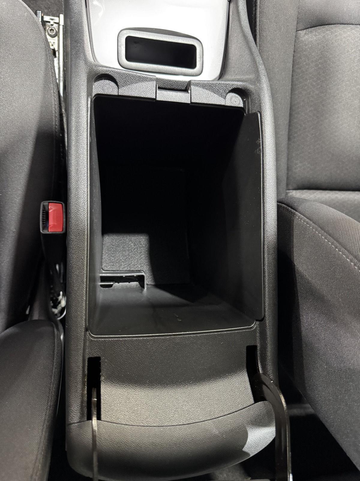 Vehicle photo 35