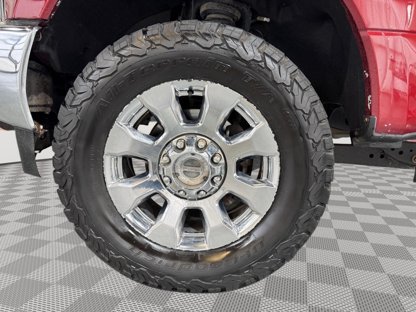 Vehicle photo 9