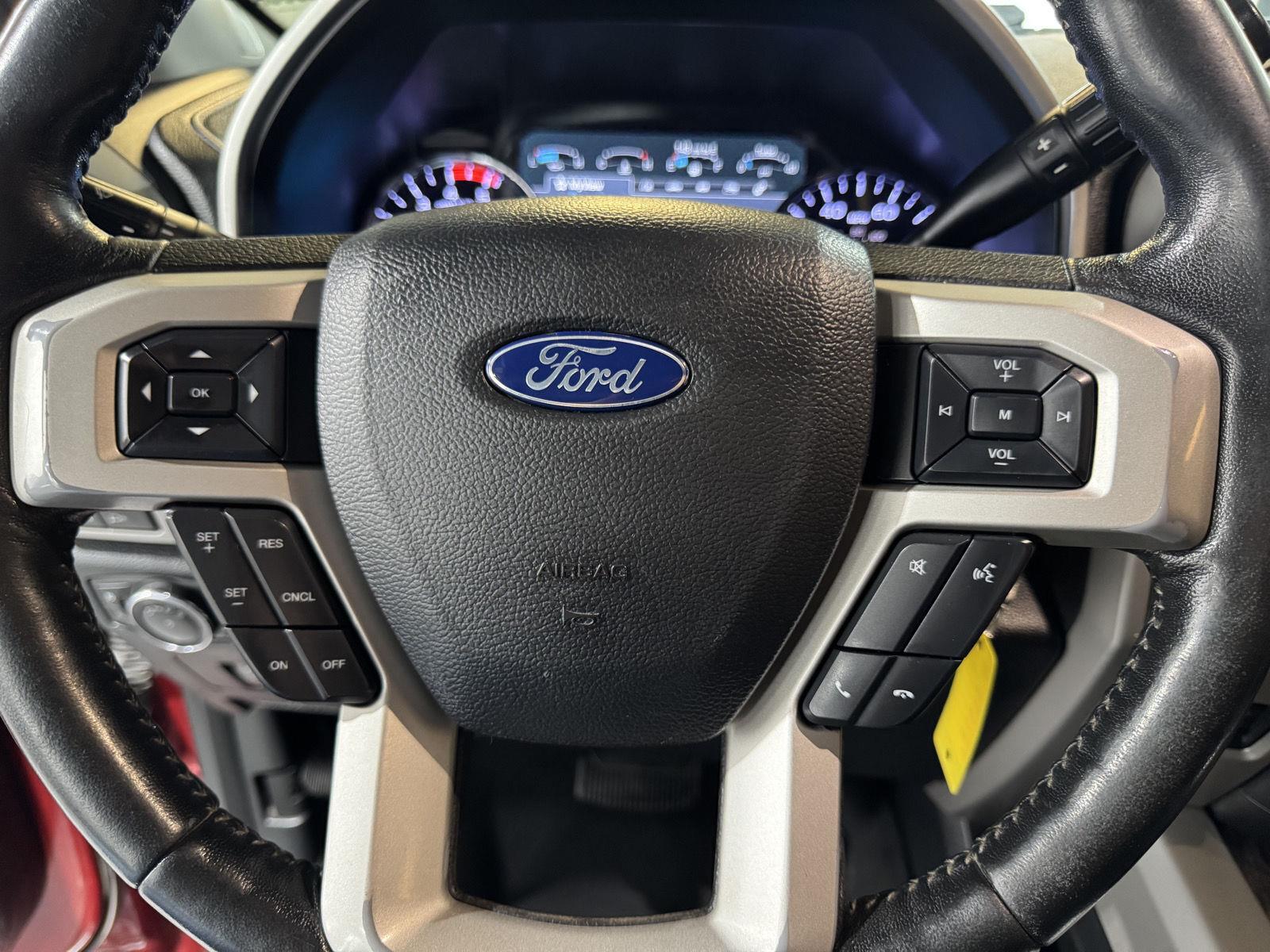 Vehicle photo 12