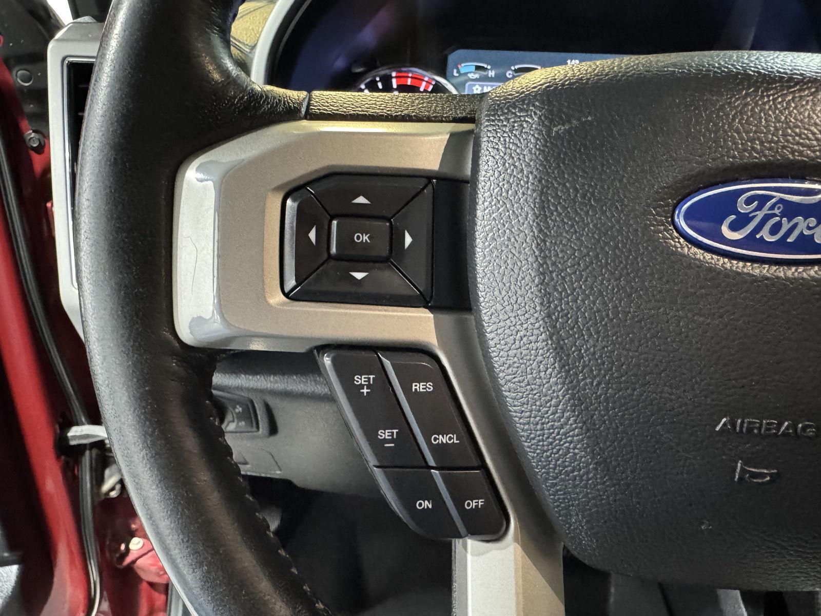 Vehicle photo 13