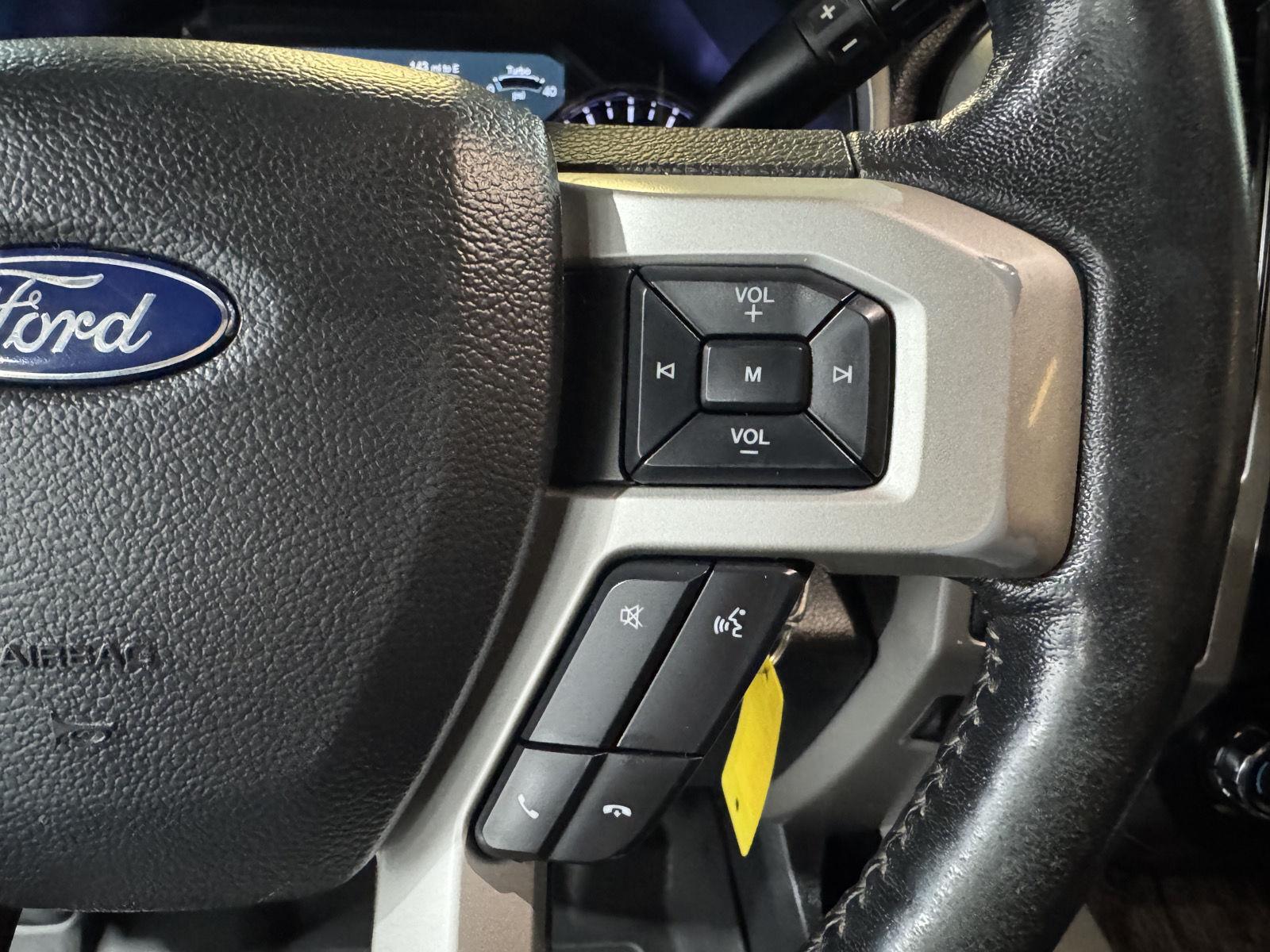 Vehicle photo 14
