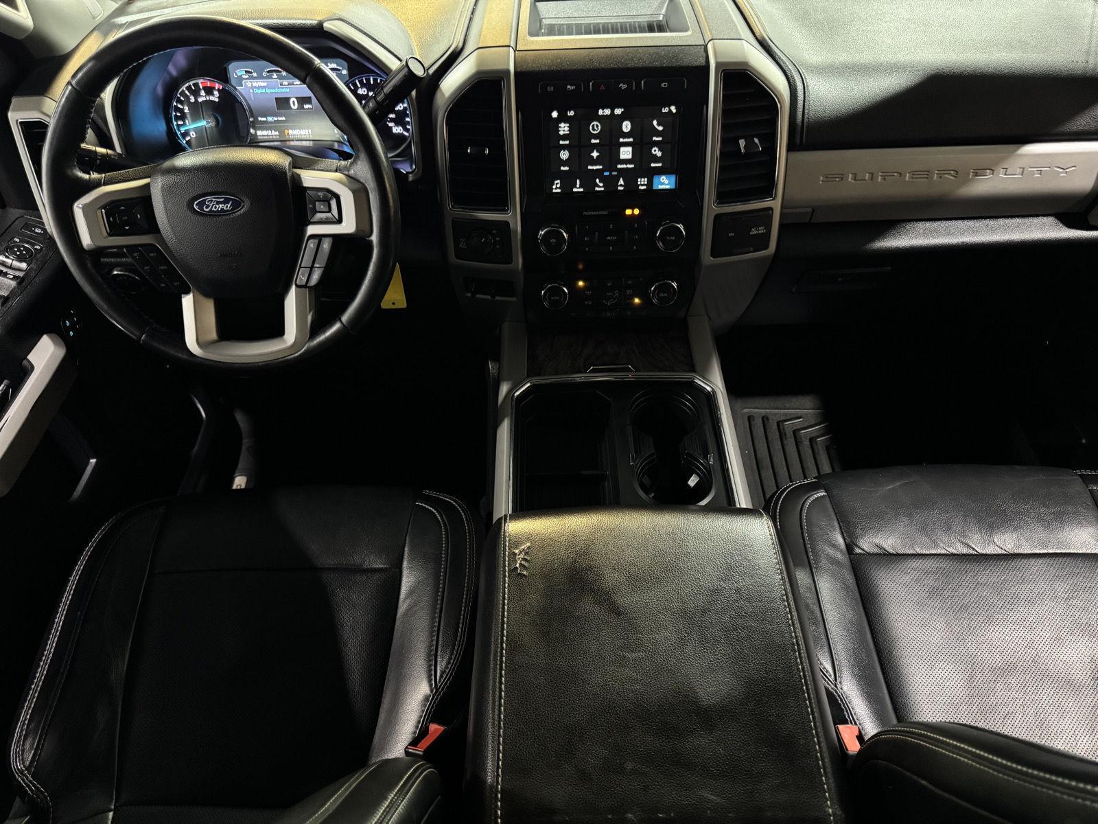 Vehicle photo 20