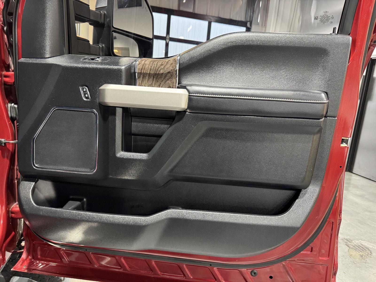 Vehicle photo 22