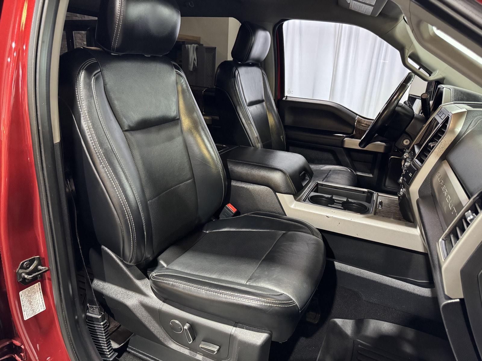 Vehicle photo 24