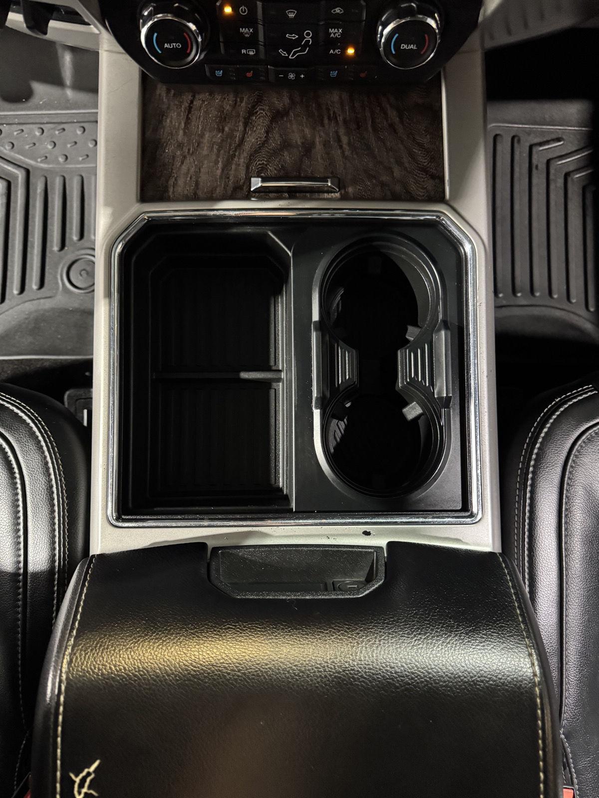Vehicle photo 32