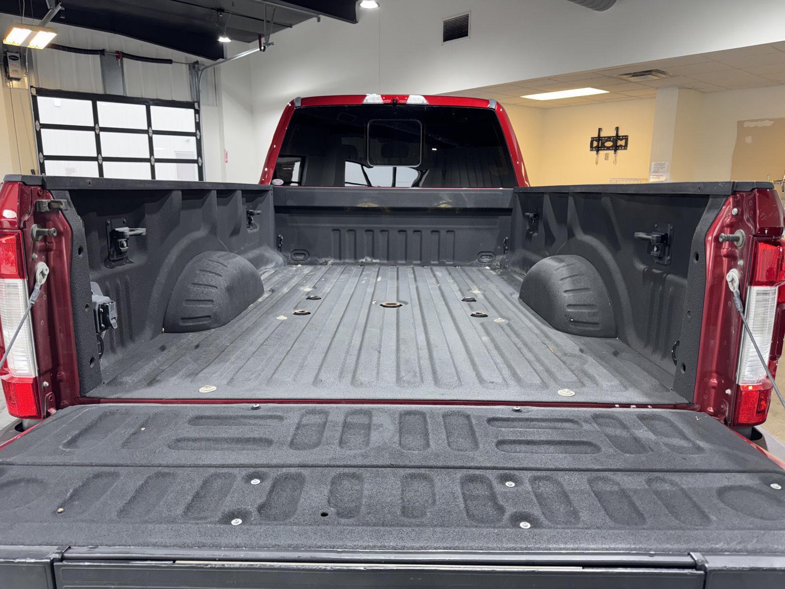Vehicle photo 40