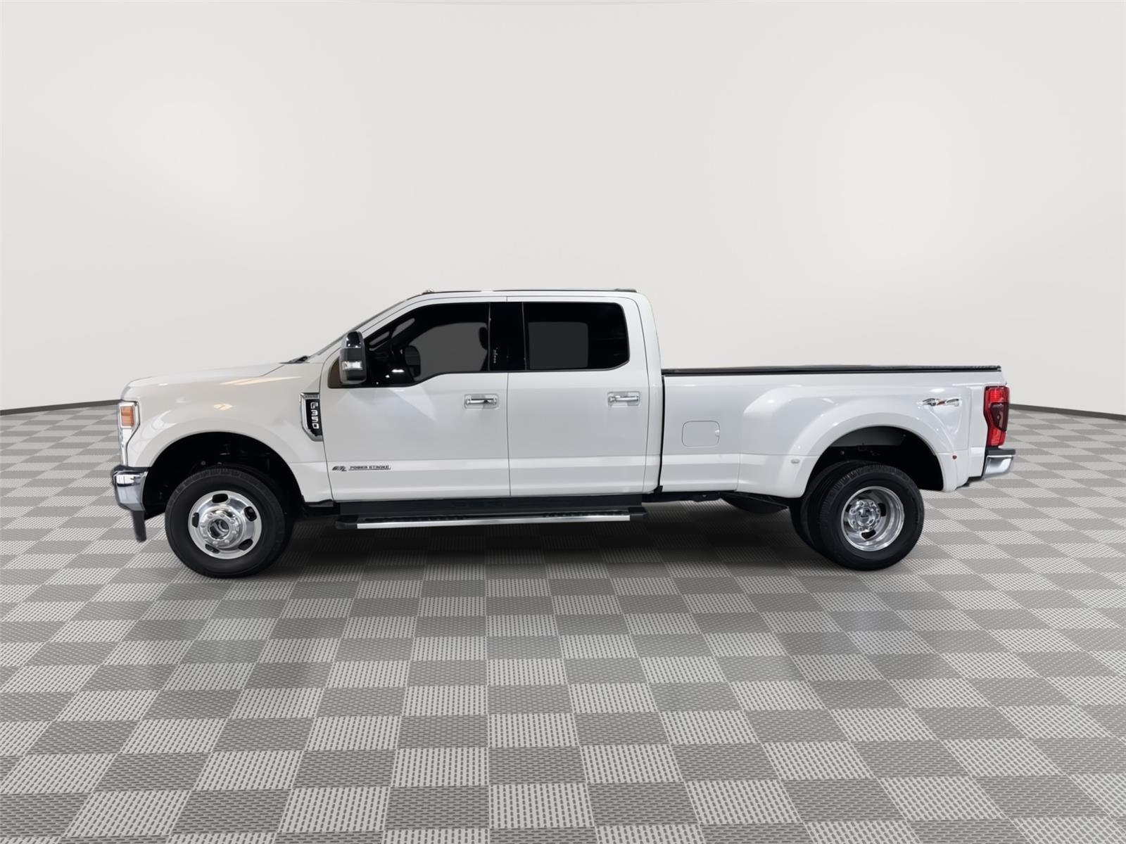 Vehicle photo 2