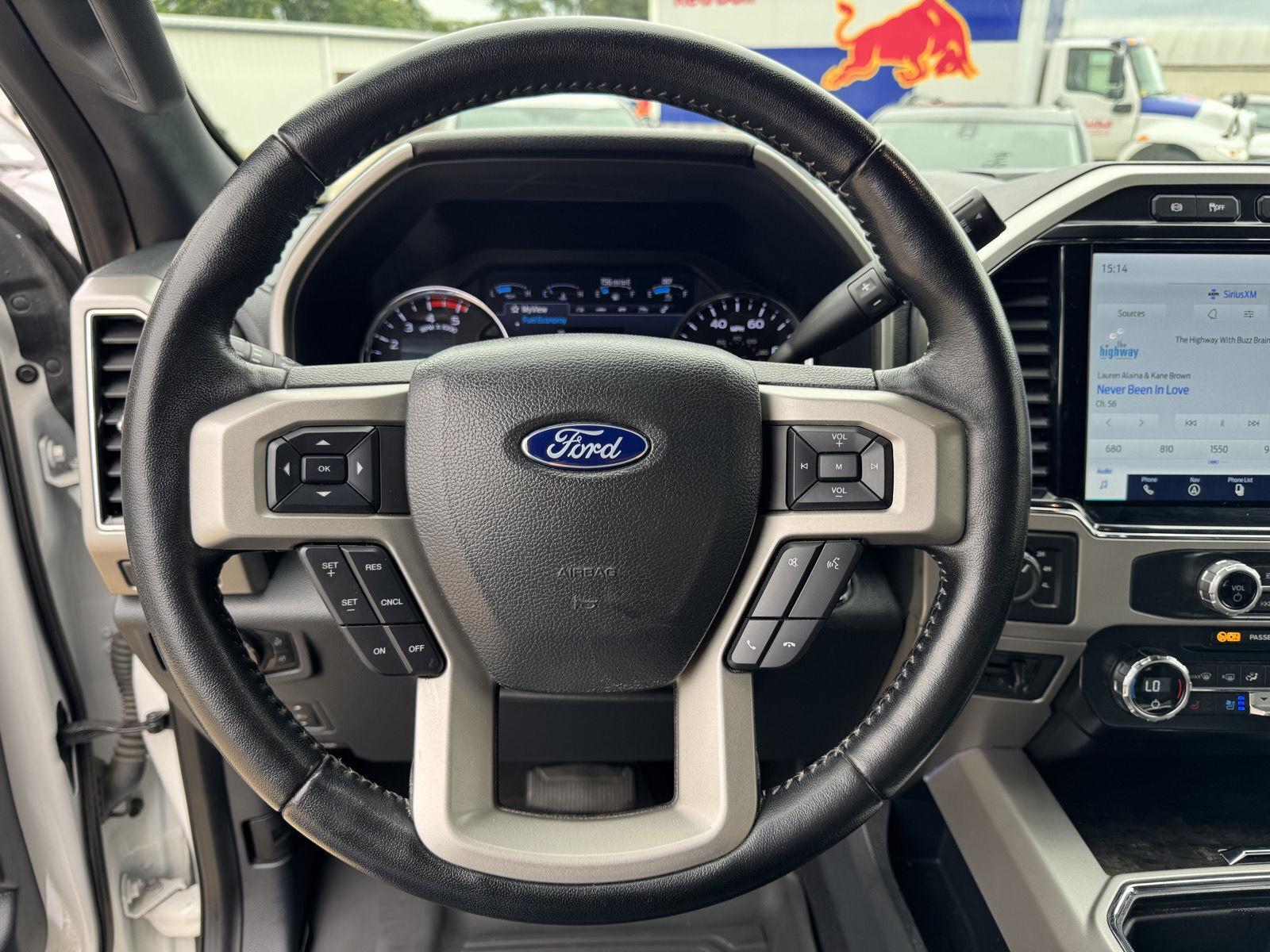 Vehicle photo 12