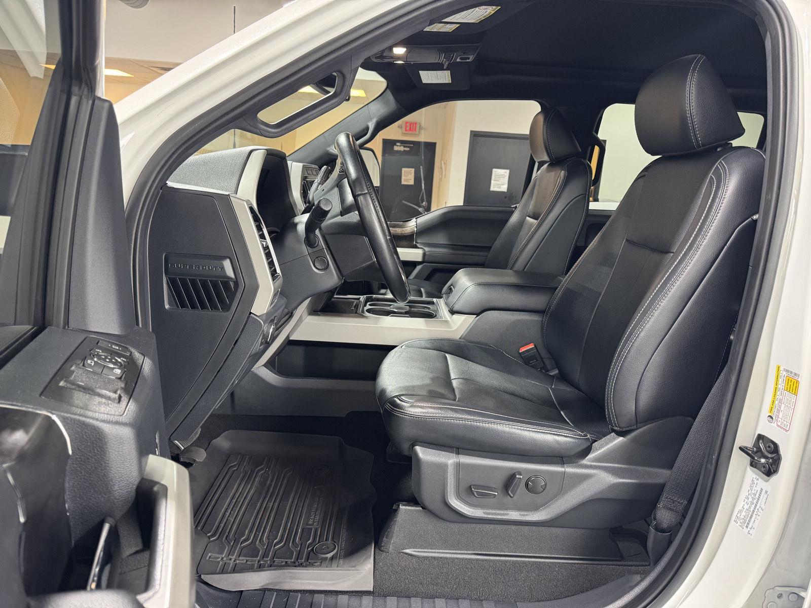 Vehicle photo 18