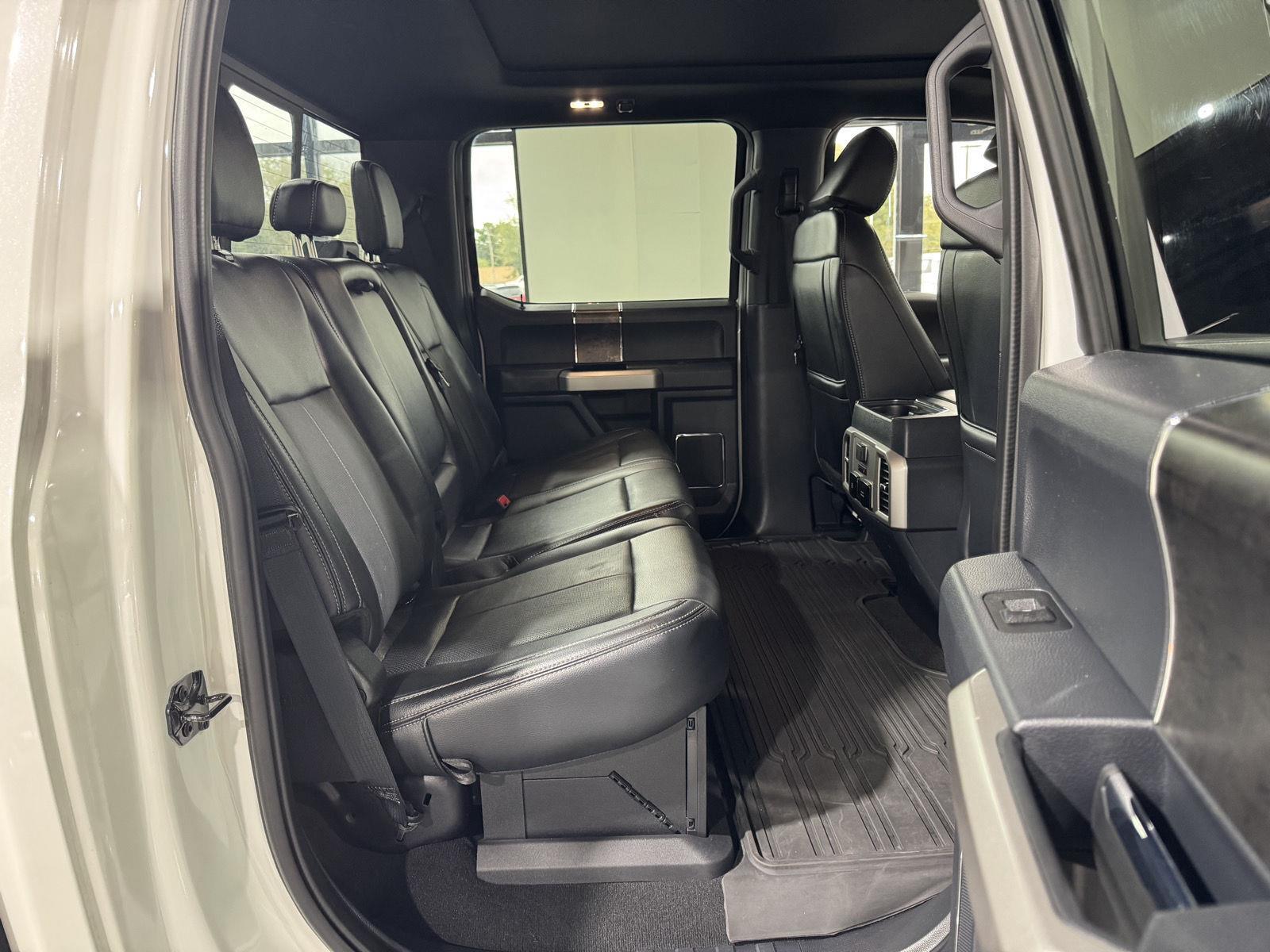 Vehicle photo 26