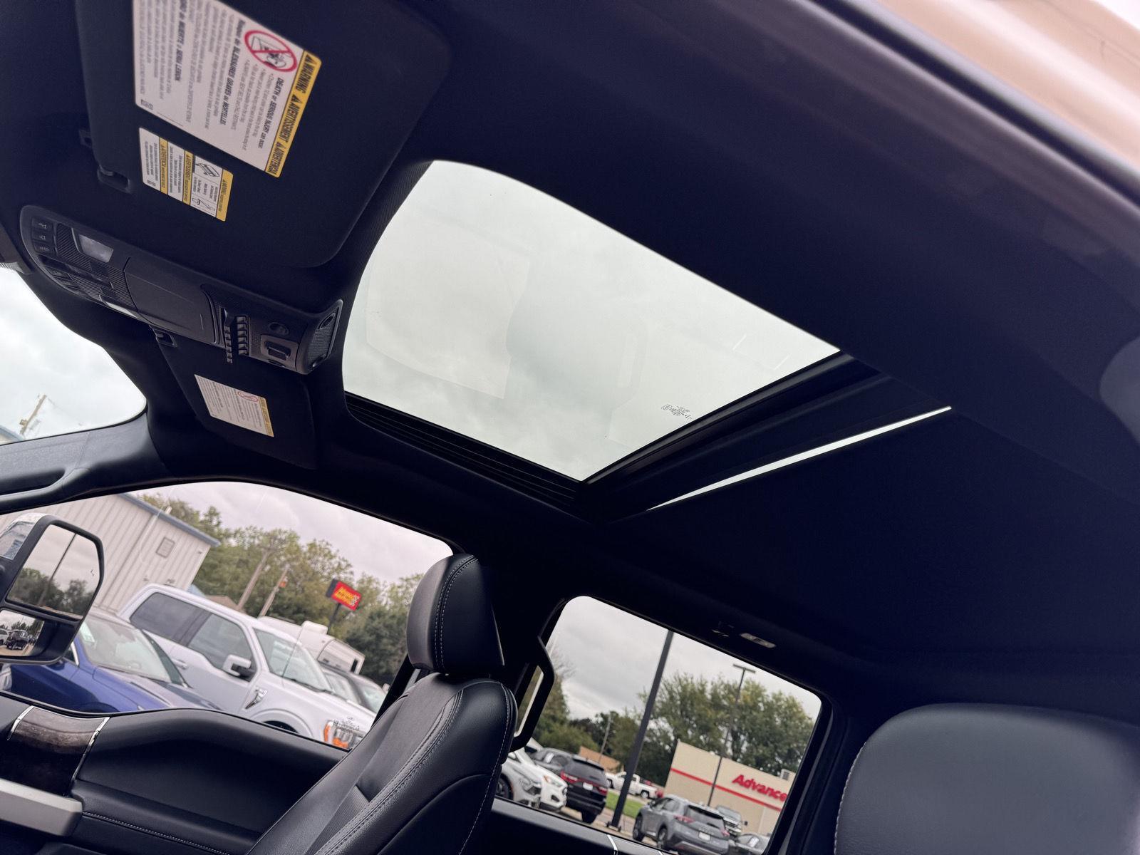 Vehicle photo 30