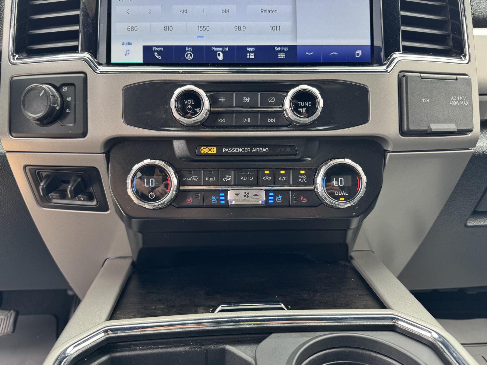 Vehicle photo 32