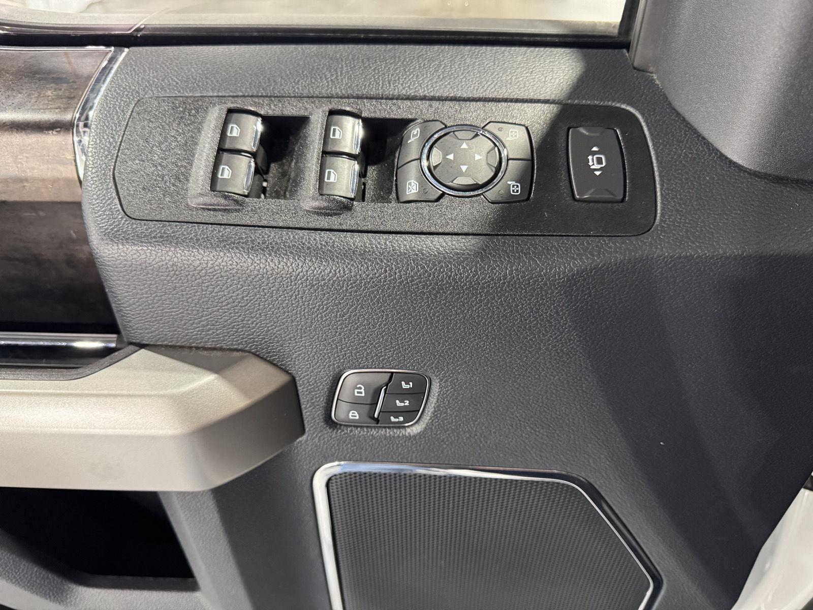 Vehicle photo 35