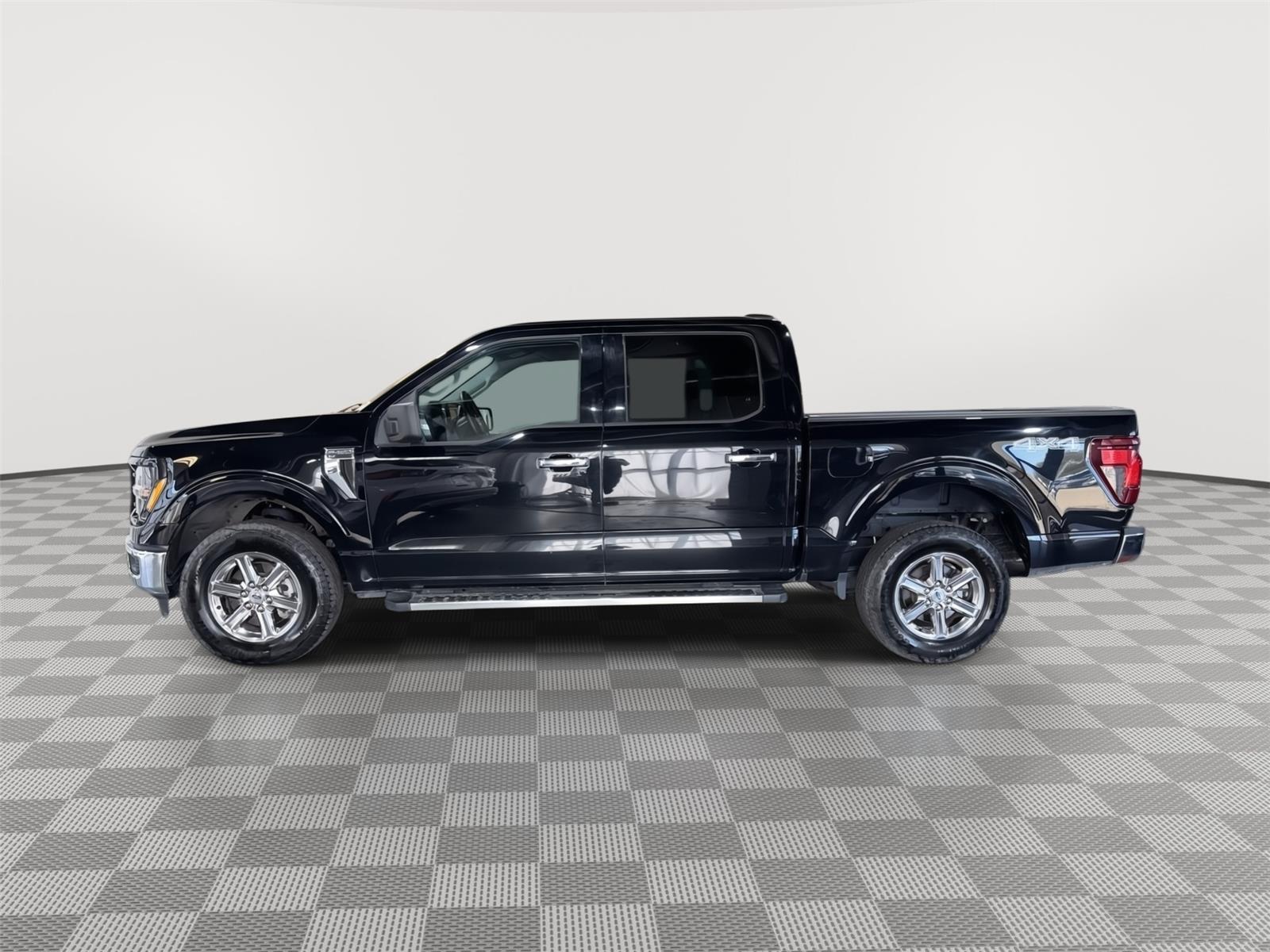 Vehicle photo 2