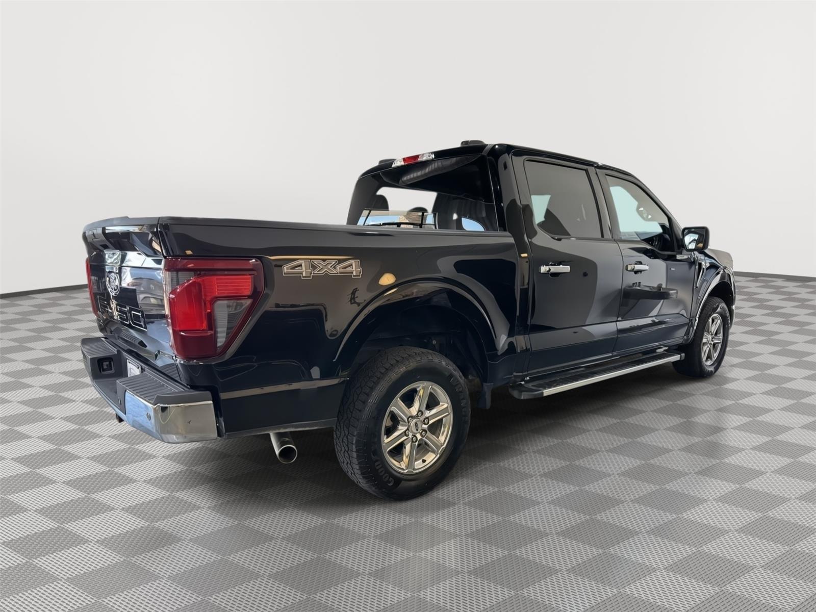 Vehicle photo 7