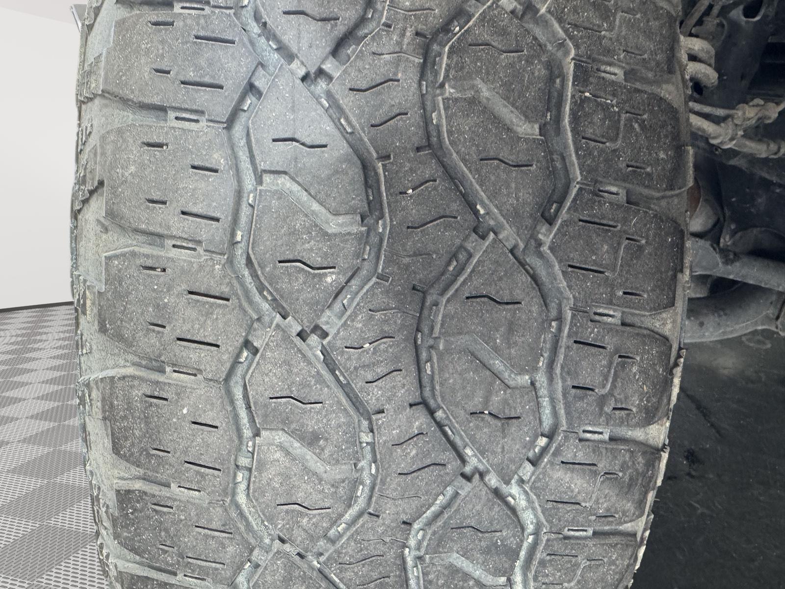 Vehicle photo 11