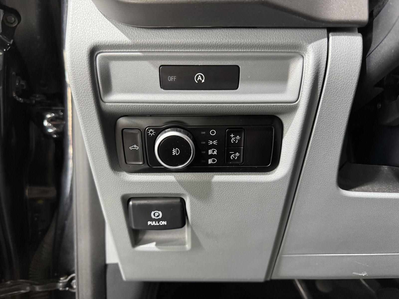 Vehicle photo 16