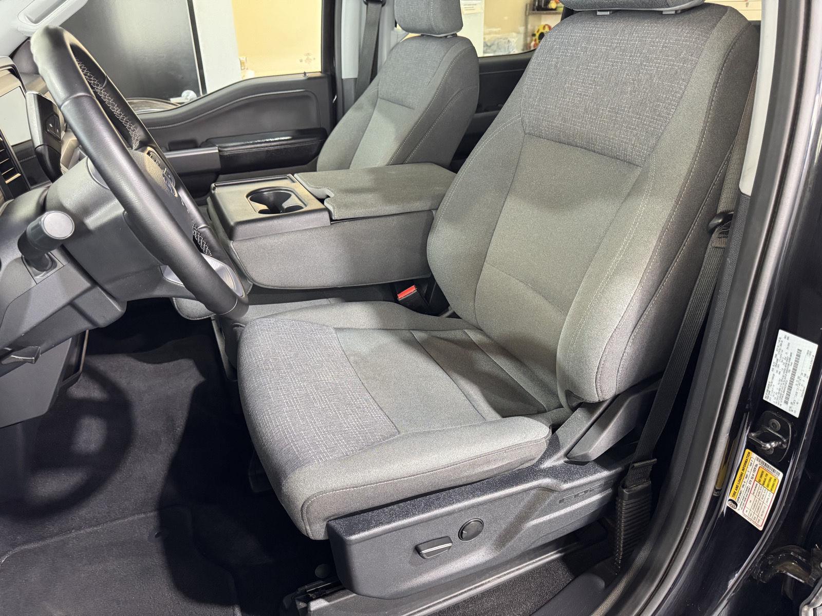 Vehicle photo 19