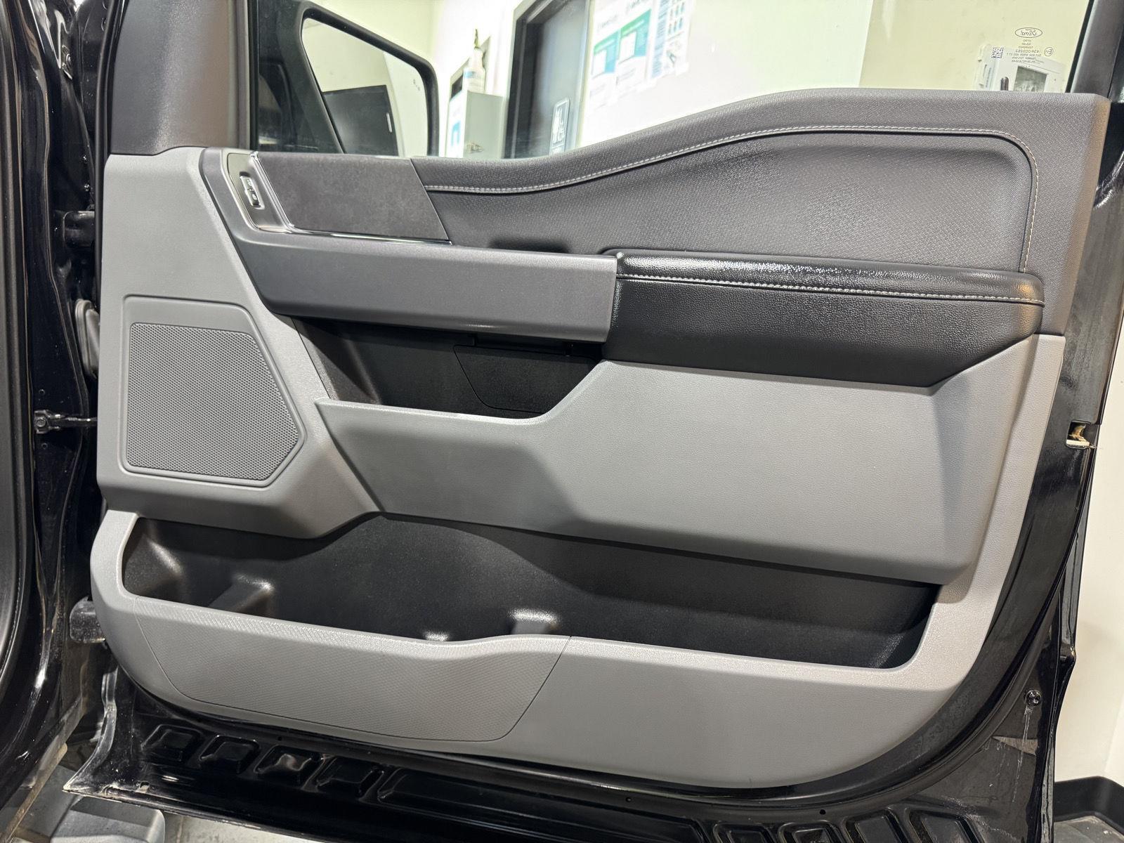Vehicle photo 22