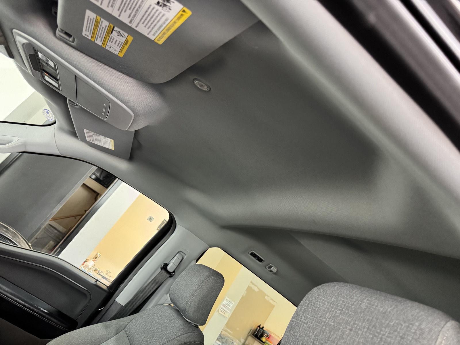 Vehicle photo 30