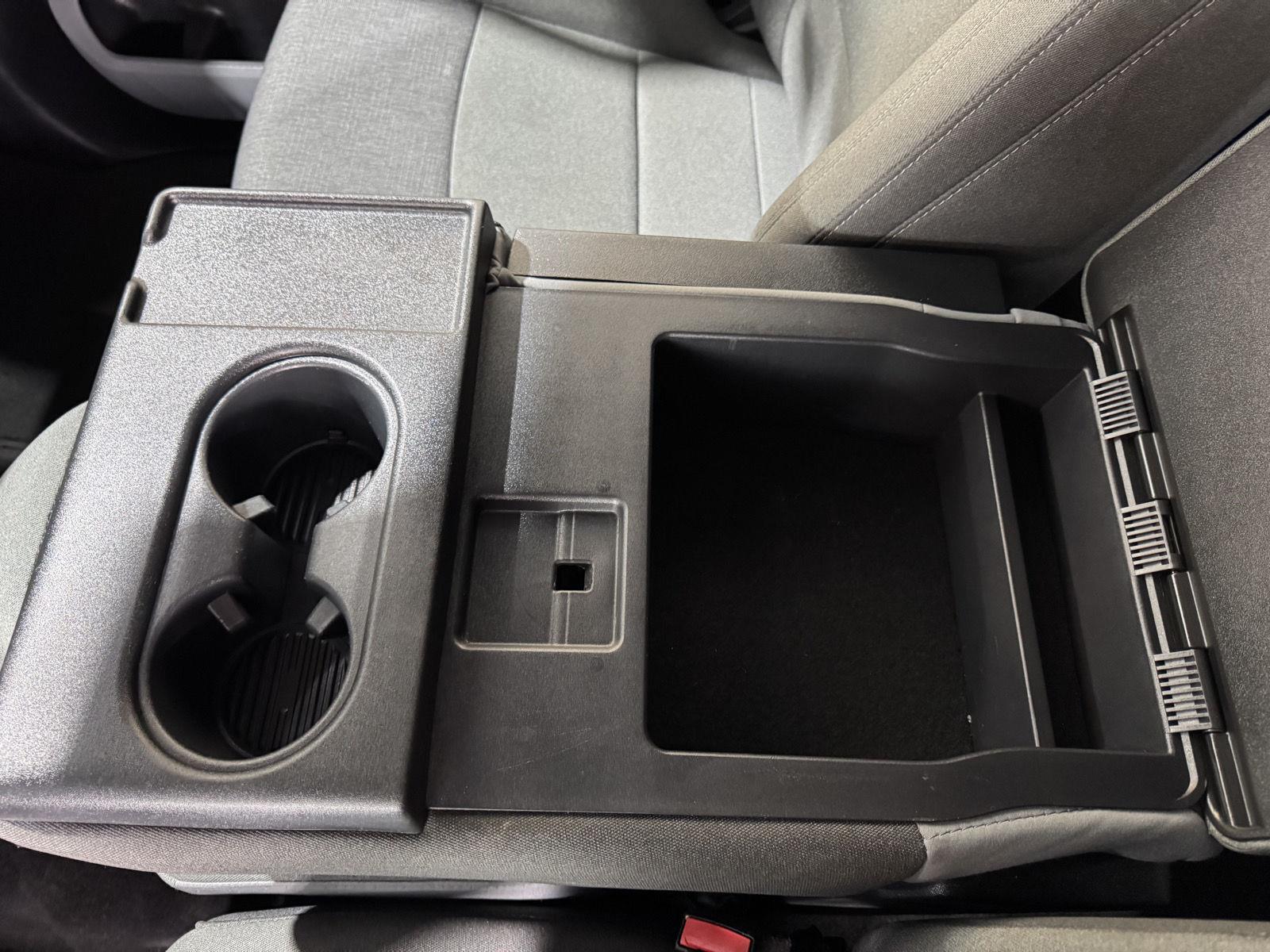 Vehicle photo 37