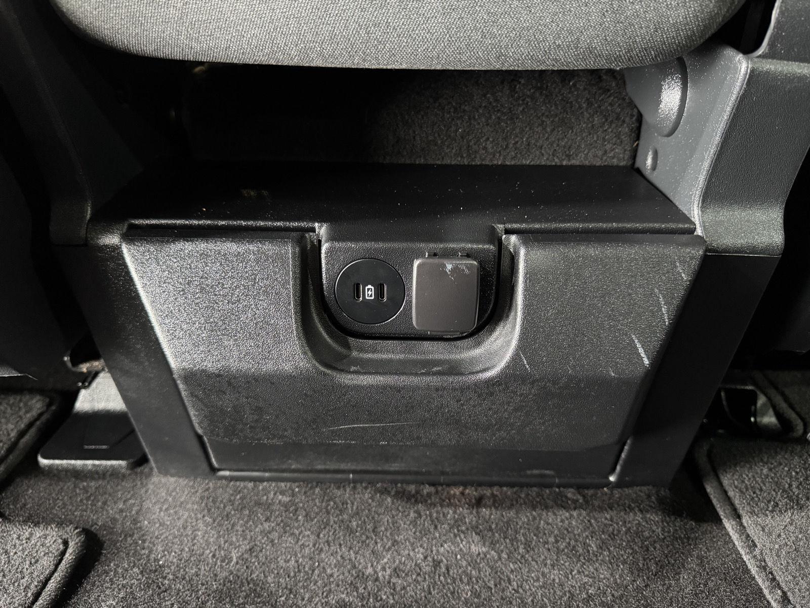 Vehicle photo 38