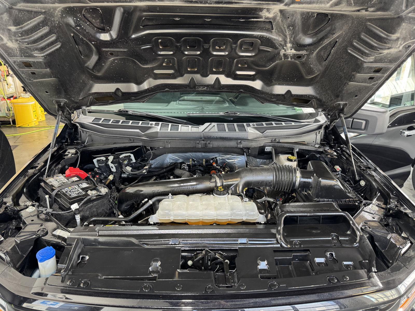 Vehicle photo 41