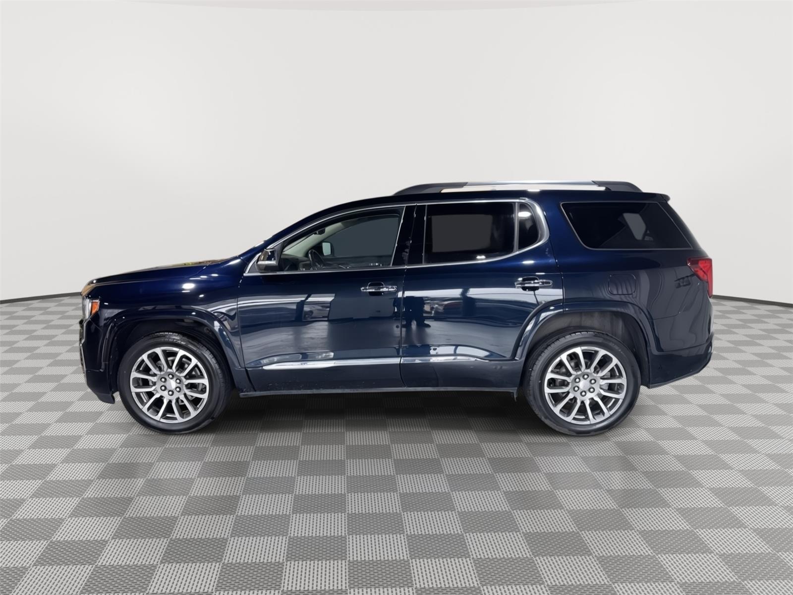 Vehicle photo 2