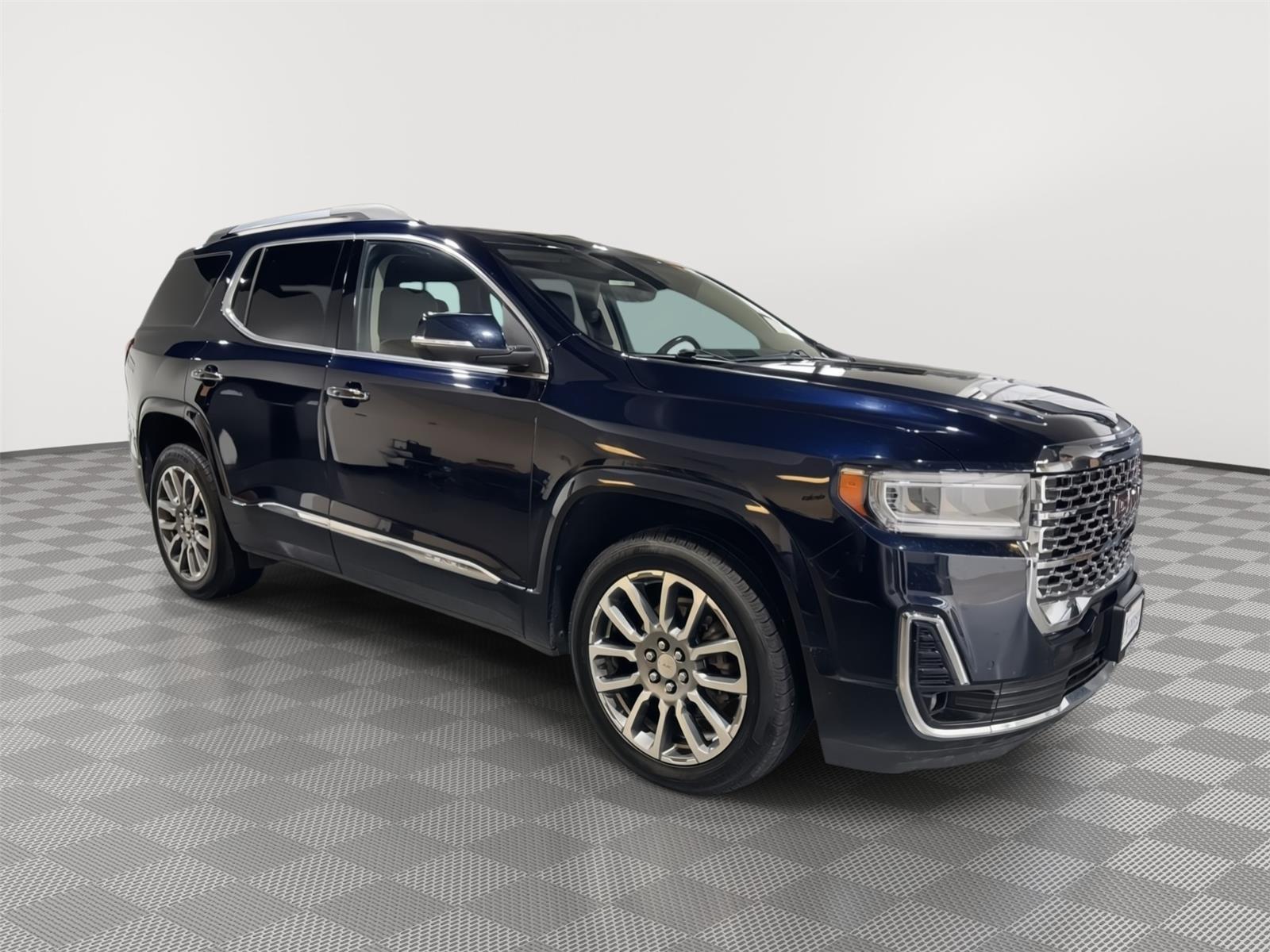 Vehicle photo 6