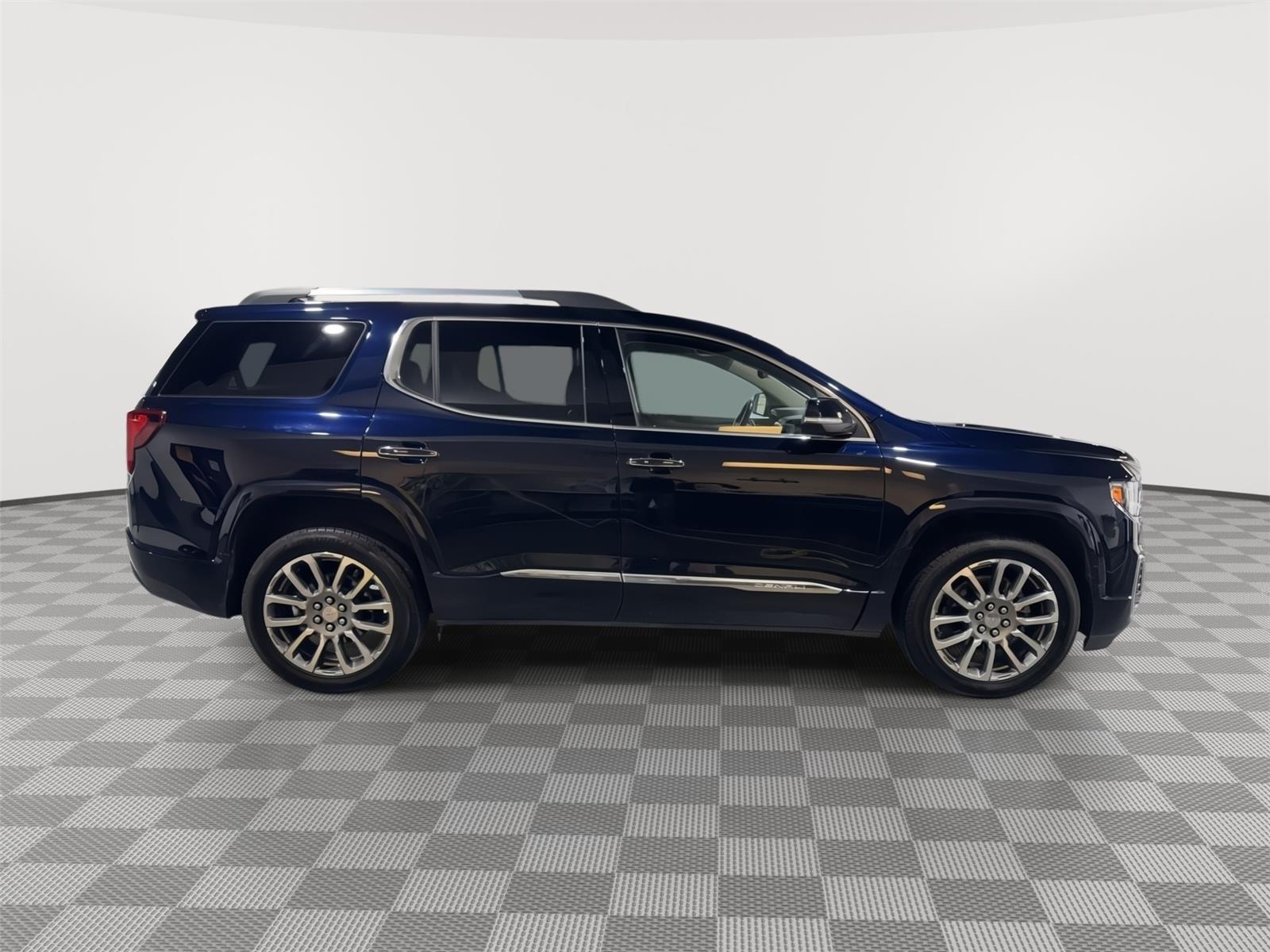 Vehicle photo 7