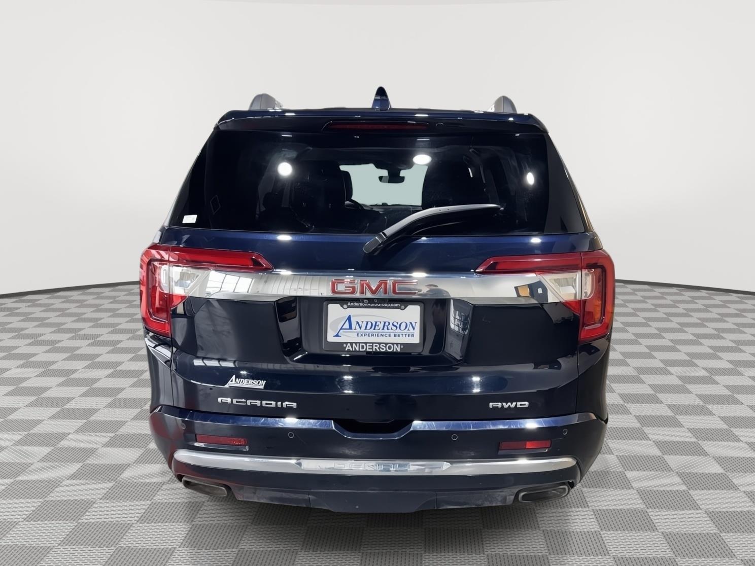 Vehicle photo 9