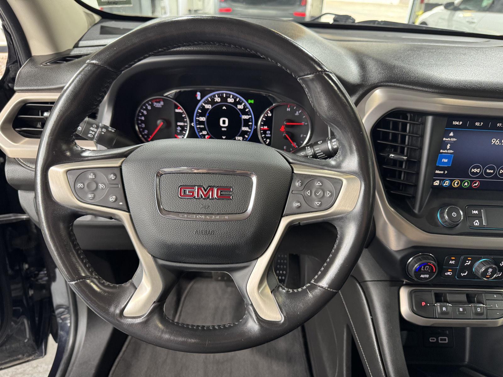 Vehicle photo 12