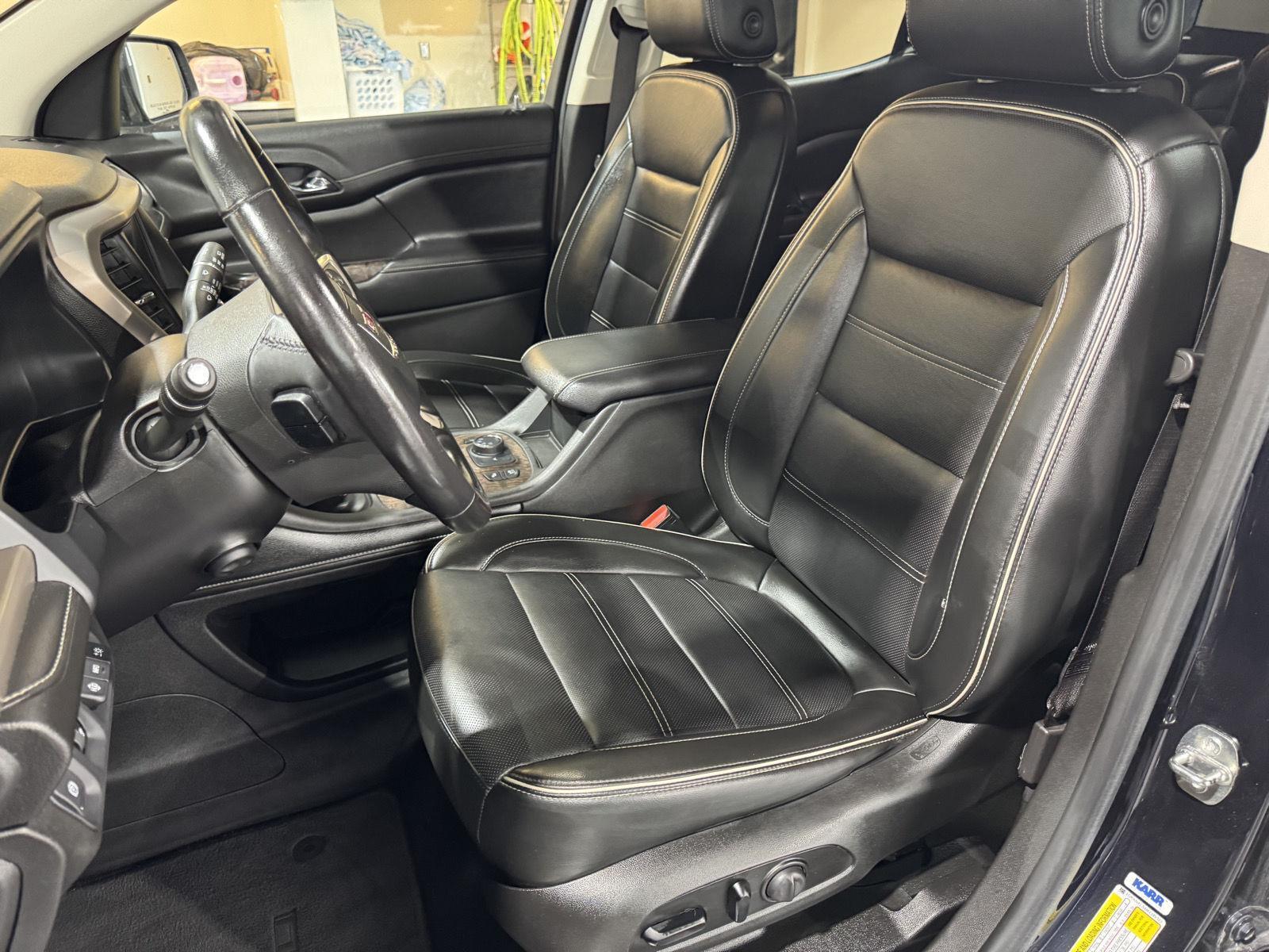 Vehicle photo 18