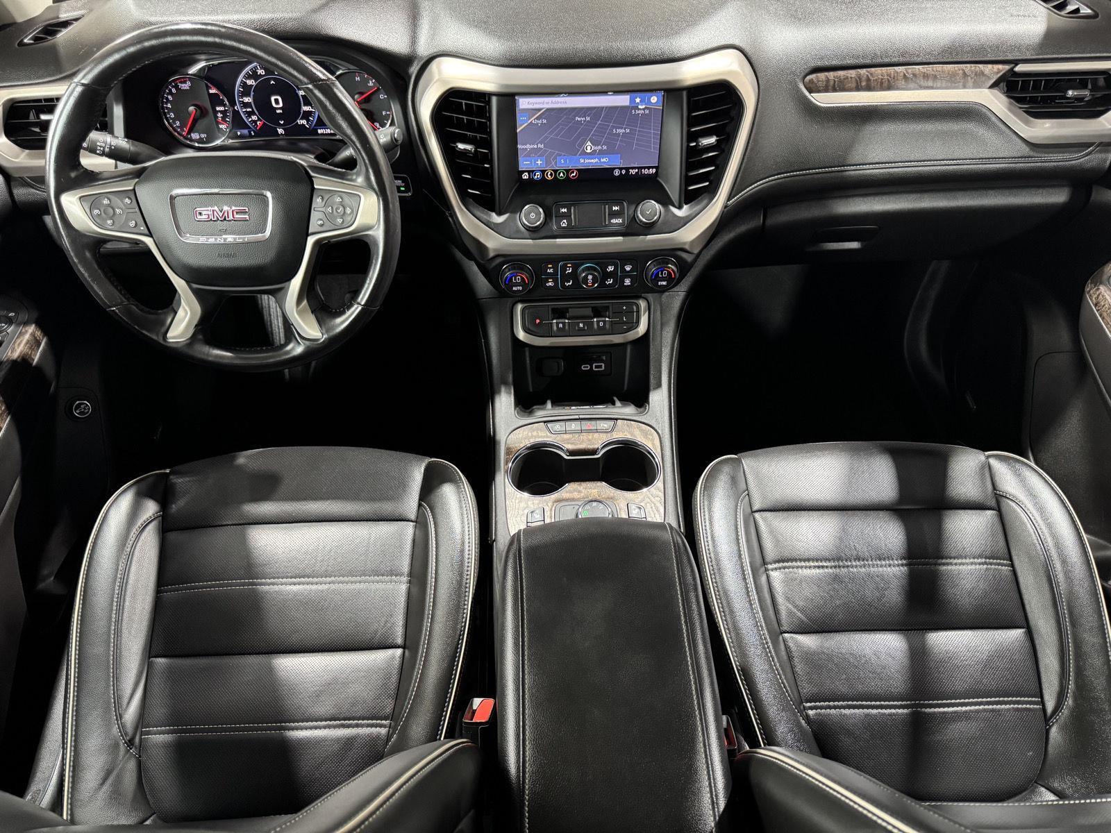 Vehicle photo 19