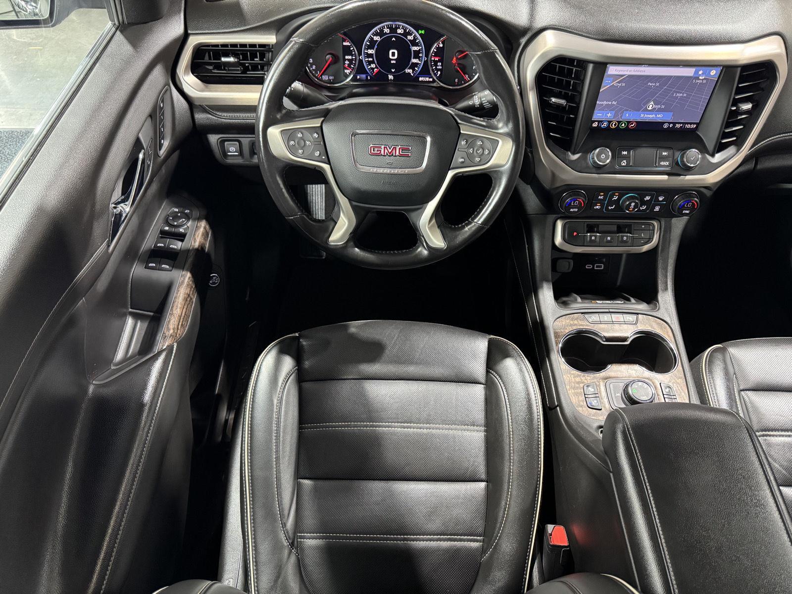 Vehicle photo 20