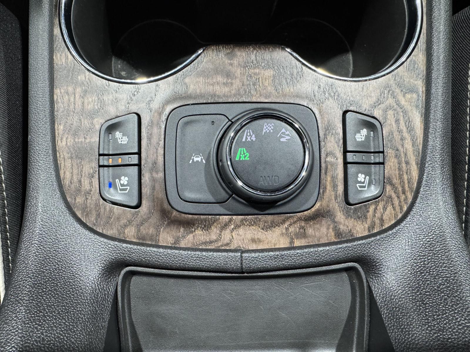 Vehicle photo 35