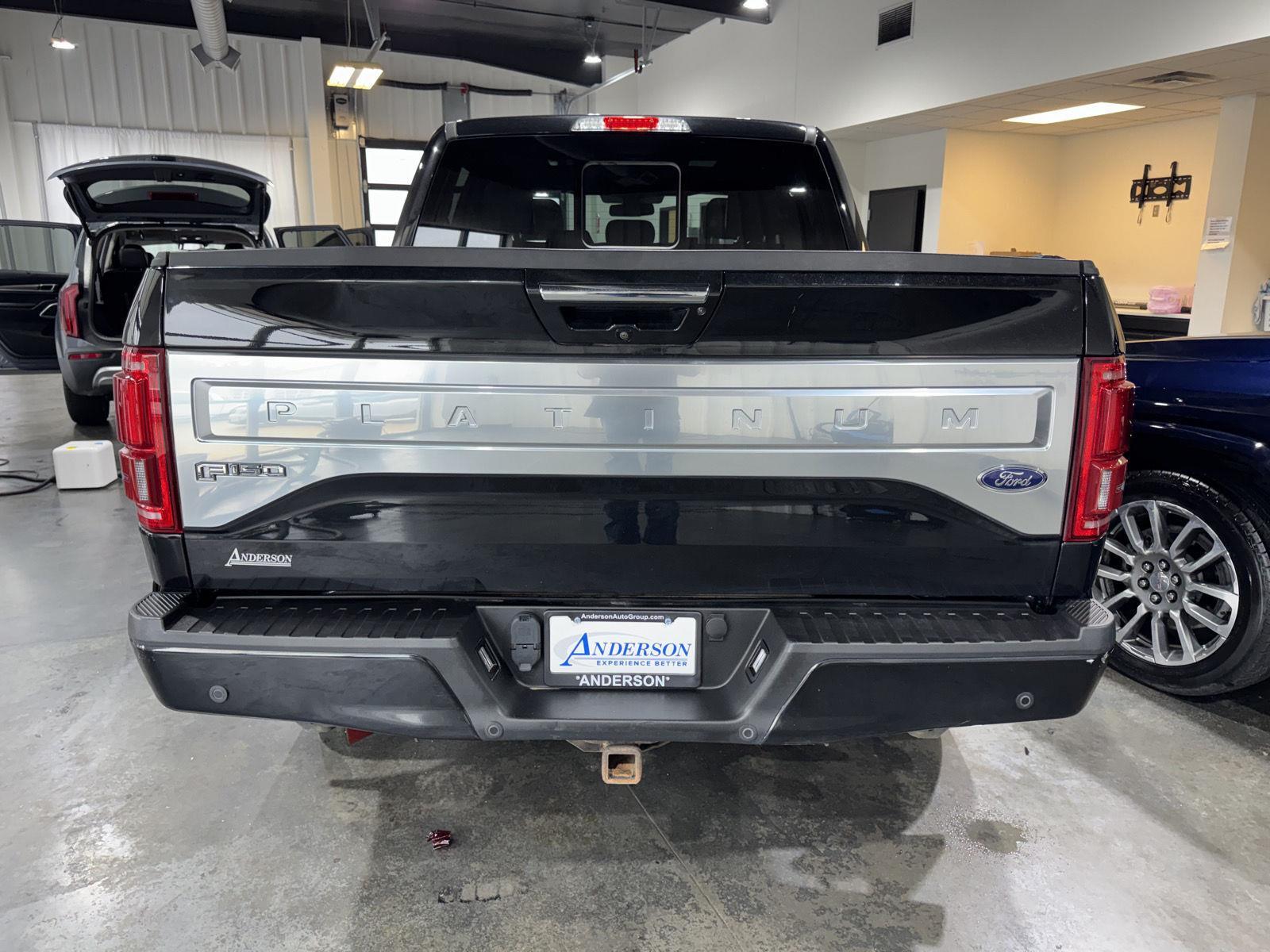 Vehicle photo 9