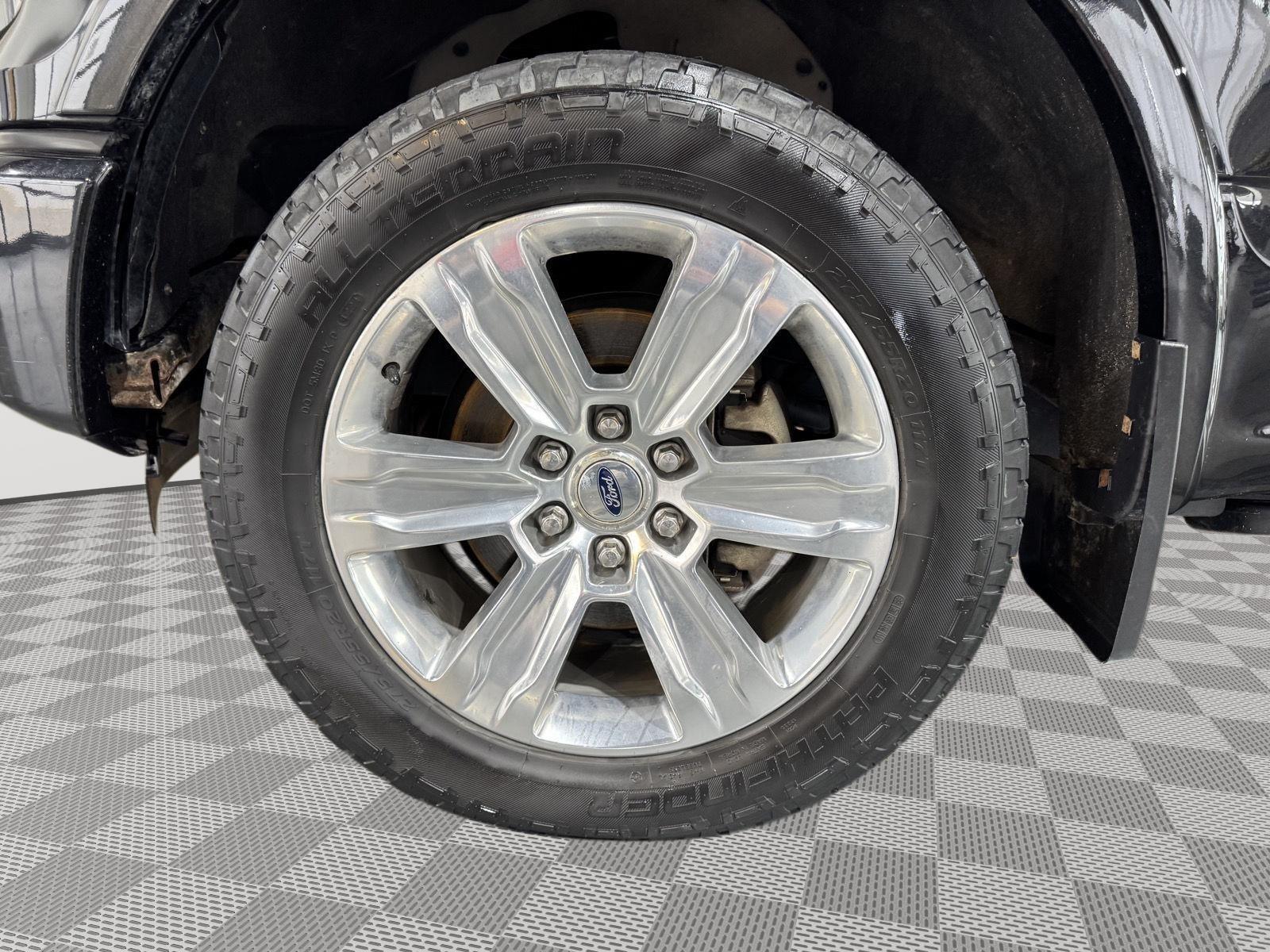 Vehicle photo 11