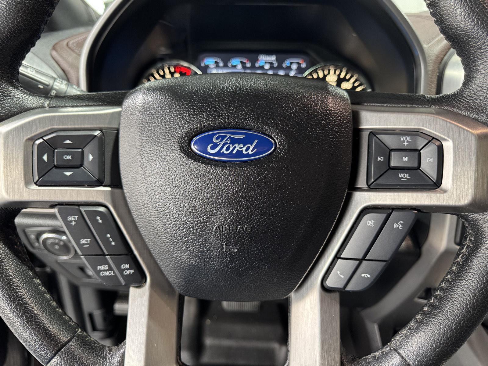 Vehicle photo 14