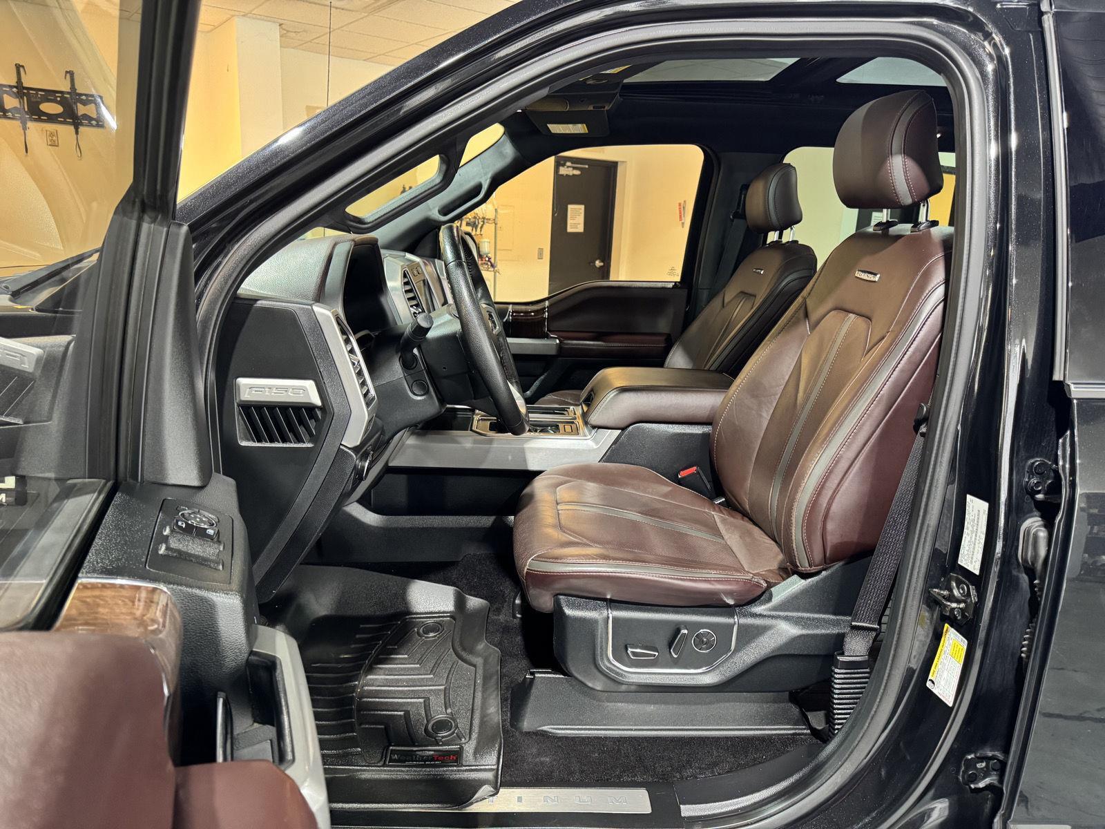 Vehicle photo 19