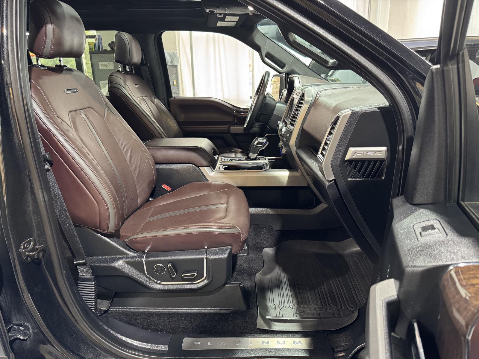 Vehicle photo 24