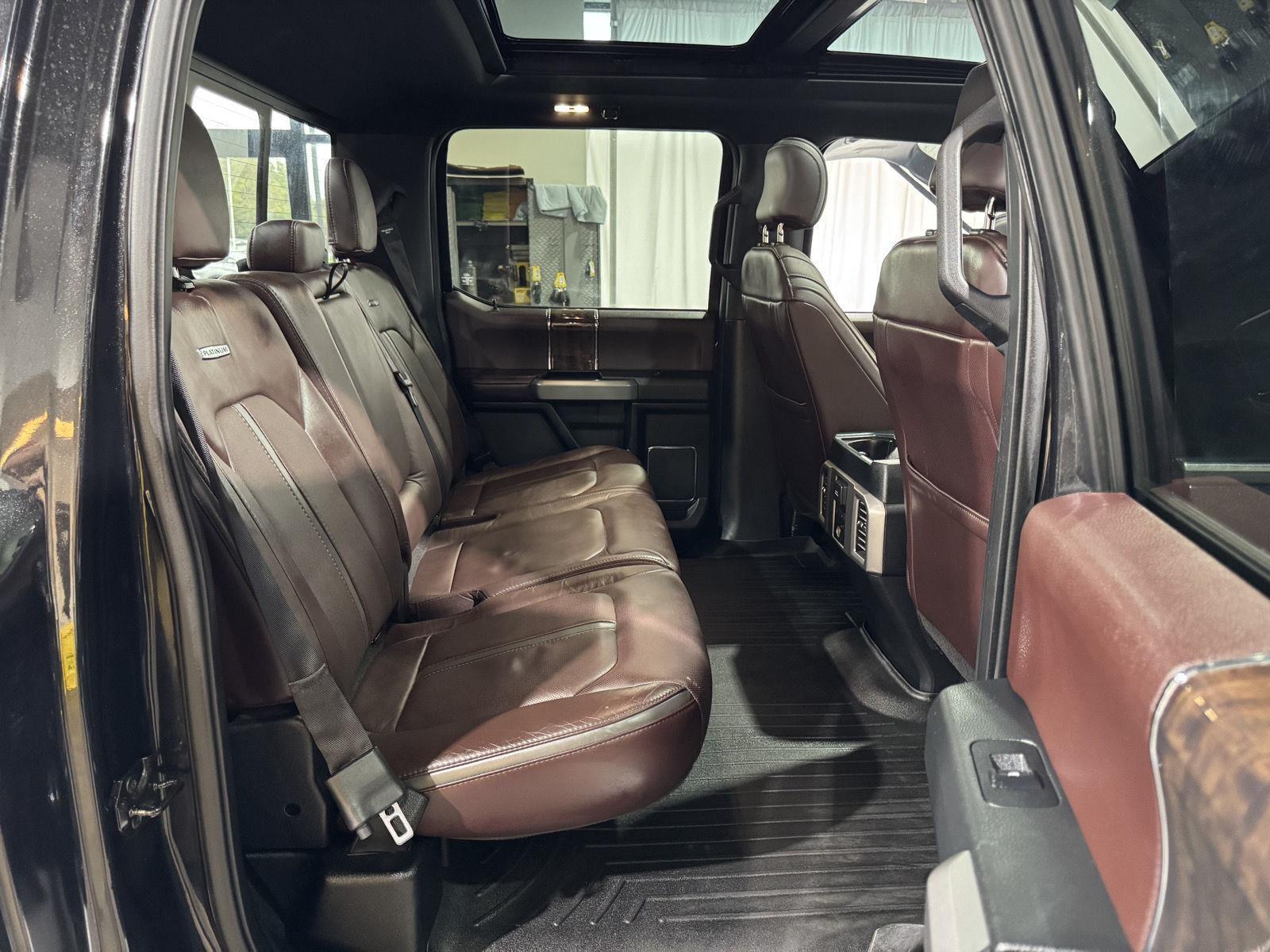 Vehicle photo 28
