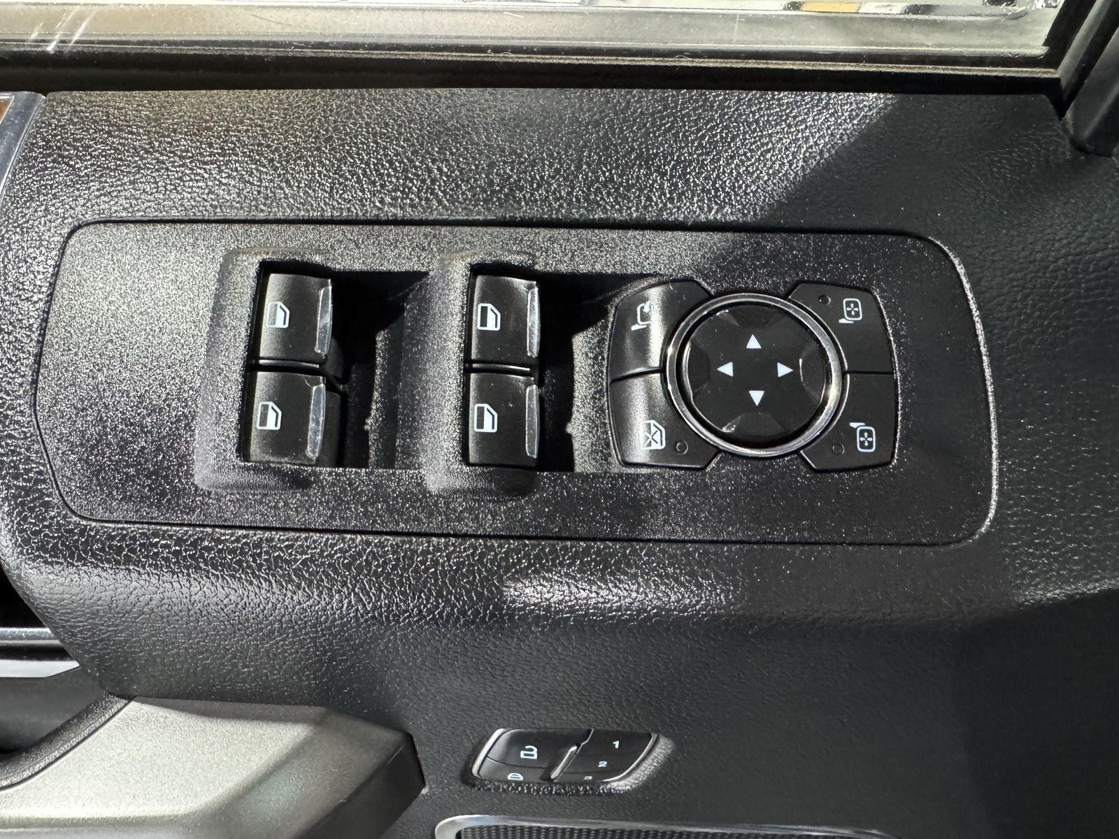 Vehicle photo 41