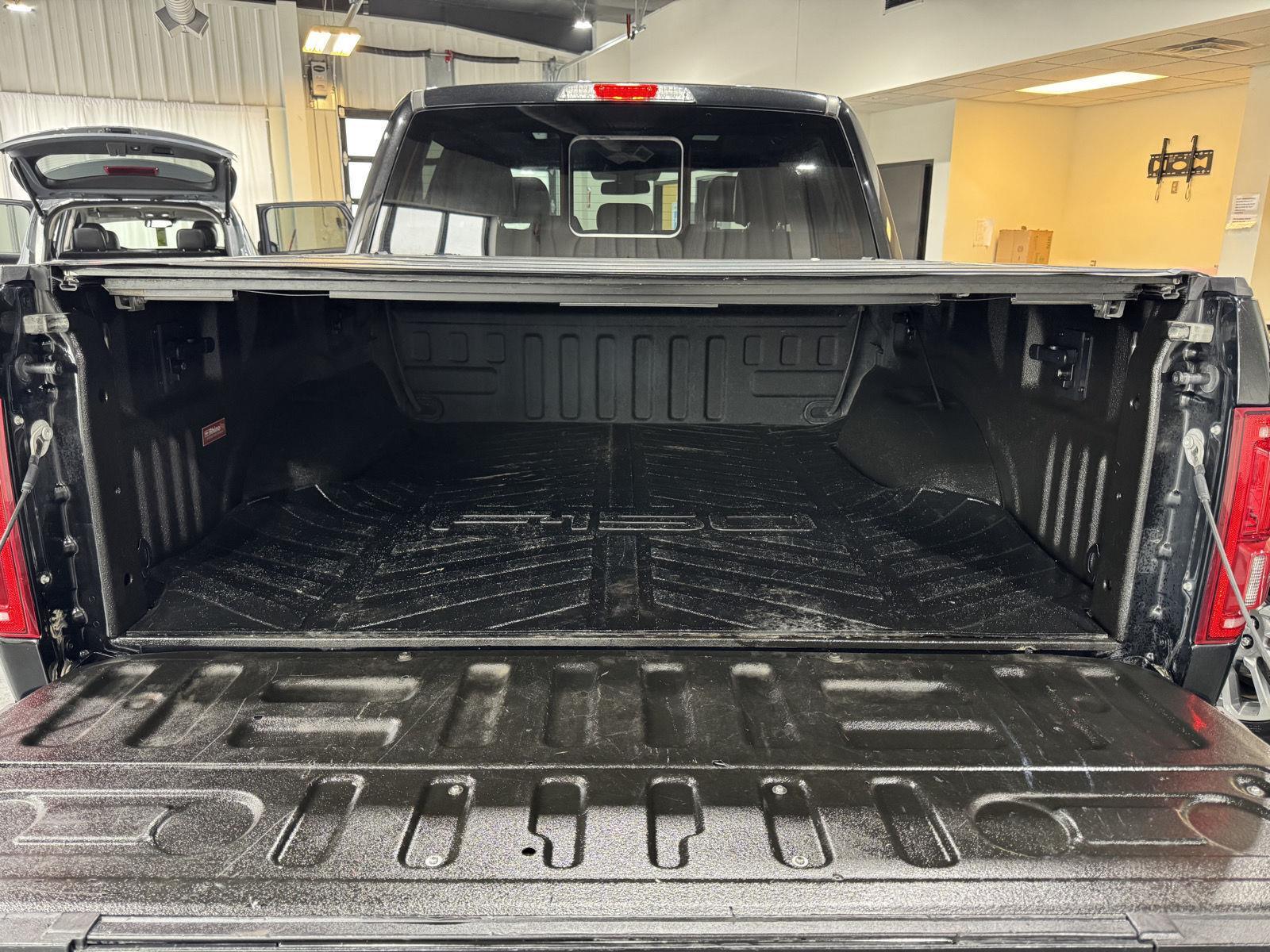 Vehicle photo 45