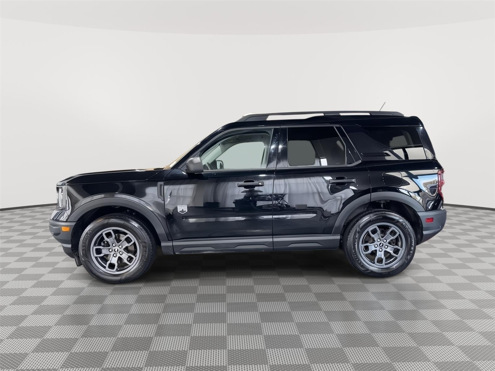 Vehicle photo 2