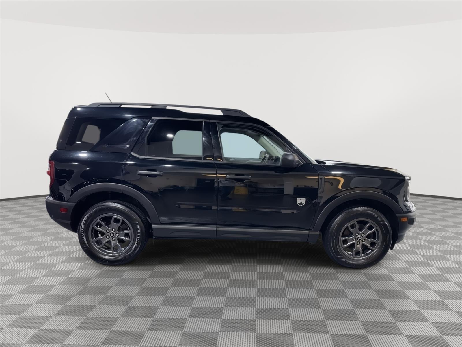 Vehicle photo 6