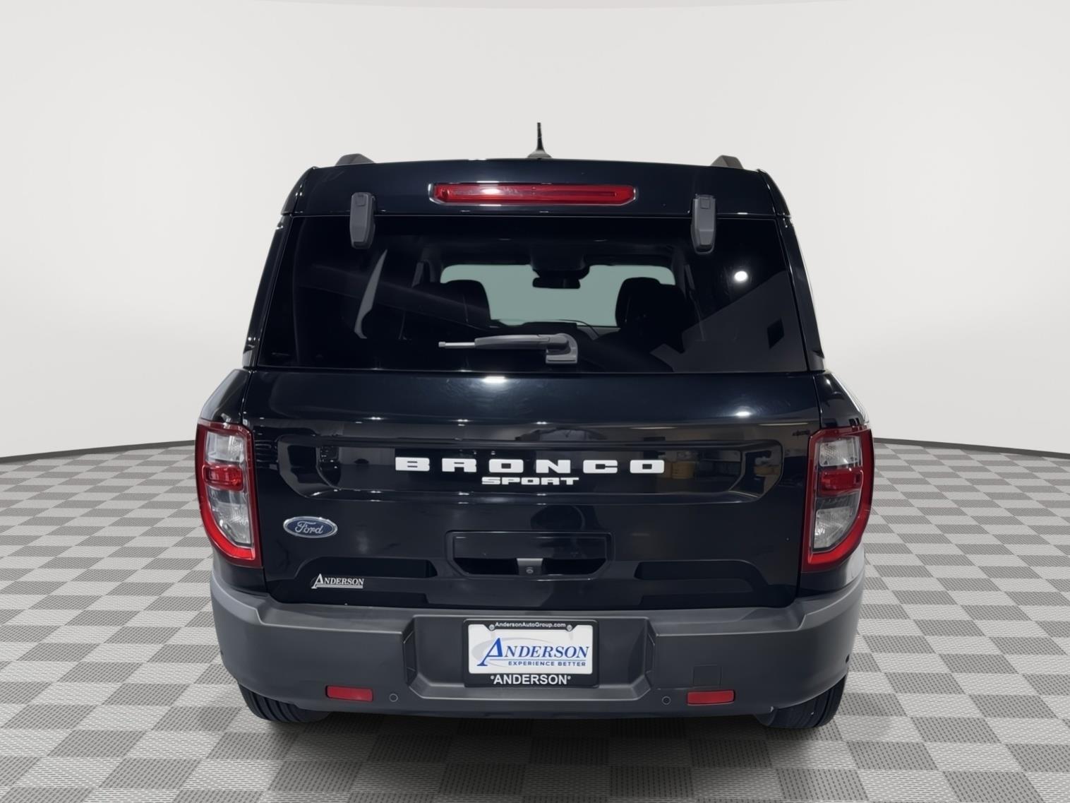 Vehicle photo 8