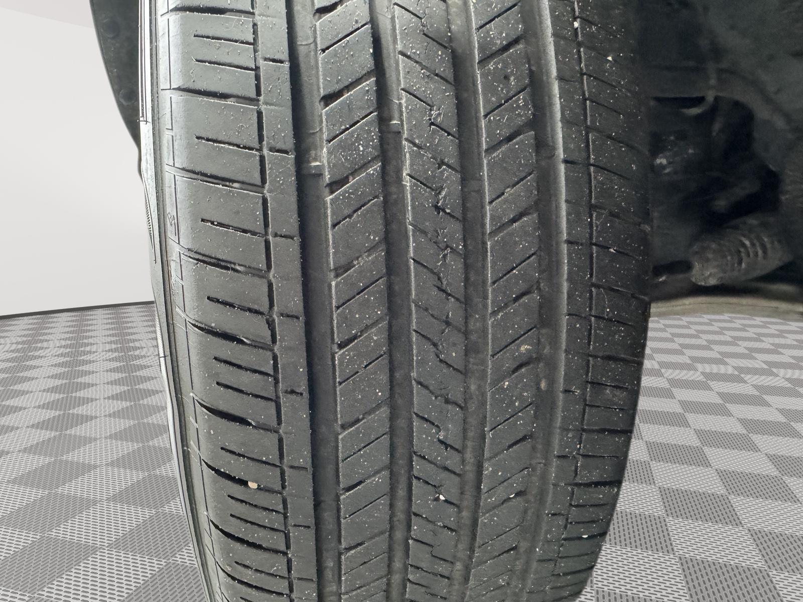 Vehicle photo 11