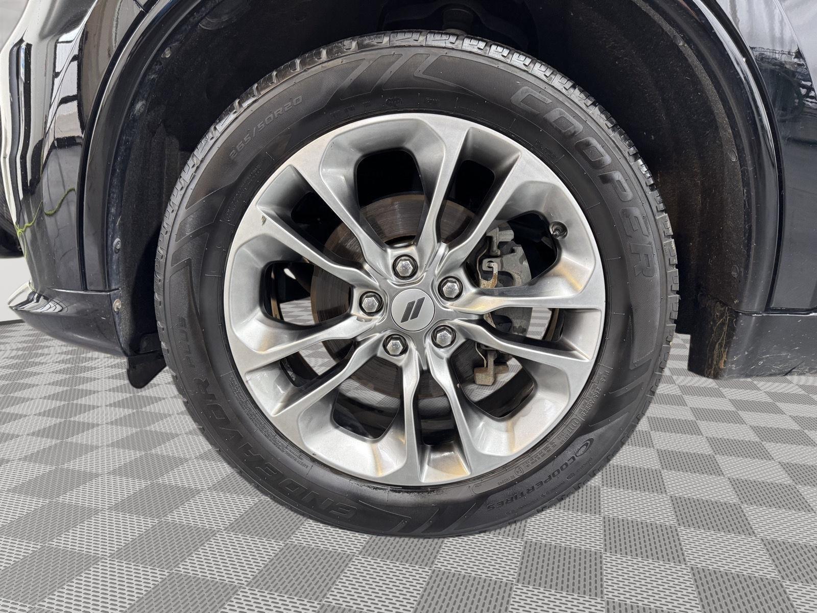 Vehicle photo 11